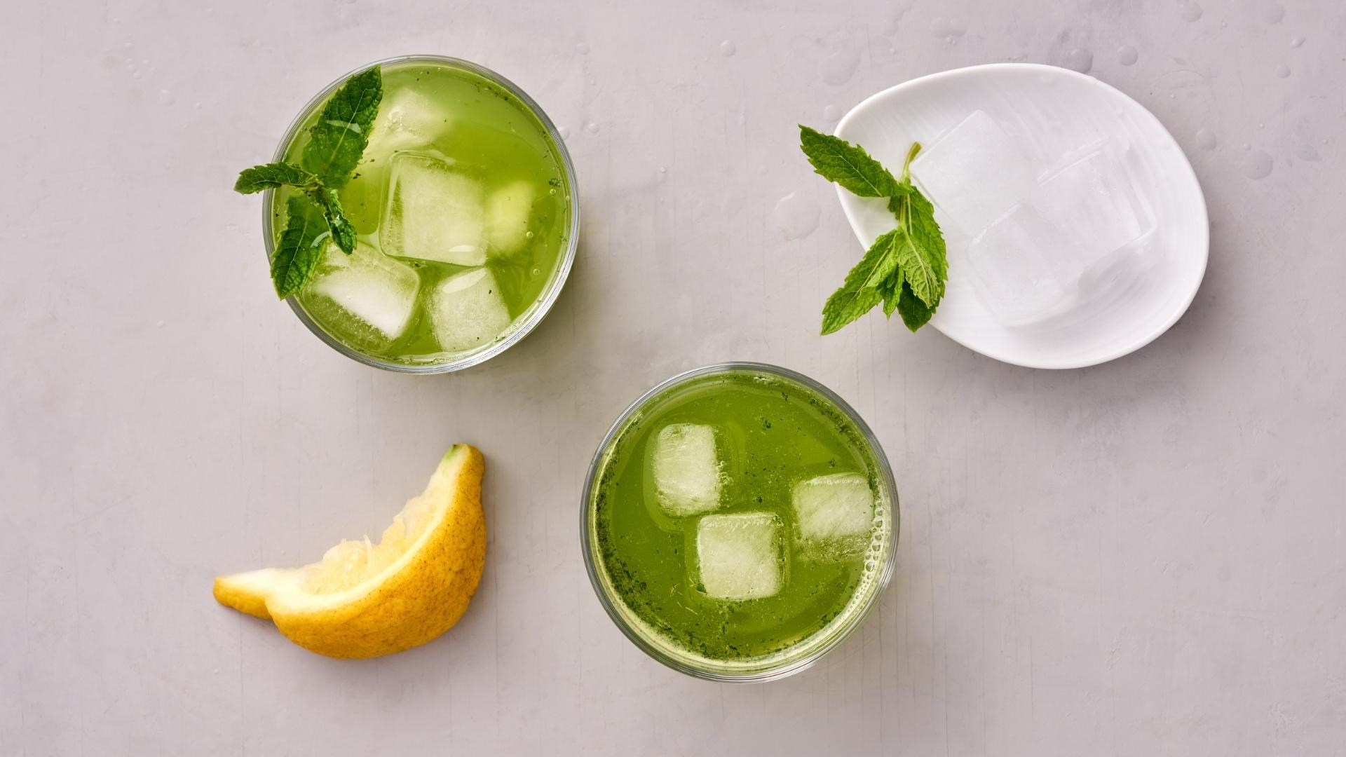 Species-appropriate lemonade with mint, ginger and lemon
